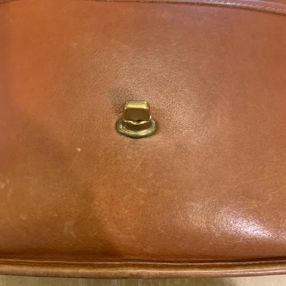 Vintage Coach City Bag in British Tan Made in the United States with hang tag - Picture 5 of 16